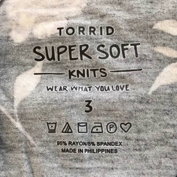 Torrid size 3 tee shirt. - Picture 2 of 3